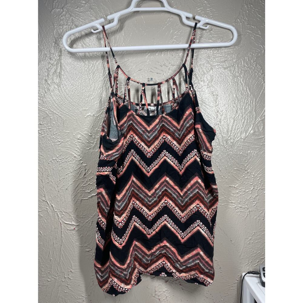 Maurice’s strappy tank top chevron size 2